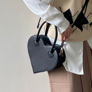 Unique Designer Heart Shape <strong>Bag</strong> Women's 2022 New Fashion Simple Handbag Retro <strong>Black</strong> Shoulder Purses and <strong>Bags</strong> Ladies - Product Image 3