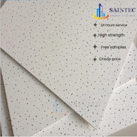 Plaques de plafond suspendues modernes carrées en fibres minérales, imperméables et ignifuges, blanches, 2x2/2x4 pi, garantie 5 ans+, pour bureaux et bâtiments, isolation thermique