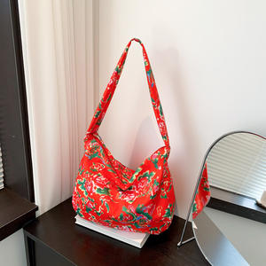 Sac à main tendance pour femme, grande capacité, élégant, en nylon, bandoulière, sac fourre-tout, grande fleur du nord-est, mode, imperméable - Product Image 4