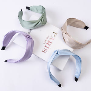 Bandeau en Soie Torsadée 30 Mommes Couleur Unie Luxe Écologique pour <span class=keywords><strong>Femme</strong></span> Mariage Haute Durabilité Logo Personnalisé - Product Image 2