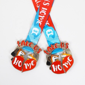 Medaglia Personalizzata in Smalto per Adozione Animali Domestici, Design a Cuore Diviso per Cani e Gatti, Souvenir Benefico con Cordino - 'Portaci a Casa' - Product Image 4