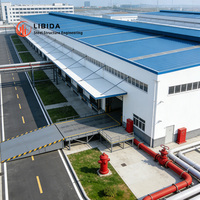 Hangar préfabriqué en acier, grande structure en acier préfabriquée, entrepôt