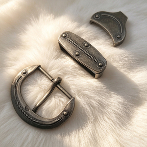 Venta de Accesorios Metálicos Personalizados de Fábrica: Juego de 3 Hebillas de Cinturón Estilo Western de 30mm con Conchos para Cuero - Product Image 5