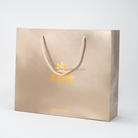 Sac de shopping en papier couché recyclable avec logo personnalisé, poignée en corde de coton, carton blanc, pelliculage mat, pour cadeaux et vêtements de détail