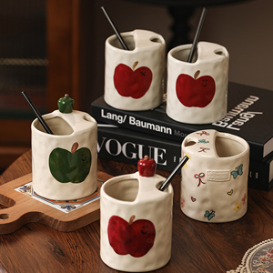 Taza de Cerámica Hecha a Mano con Diseño Floral y de Frutas para Regalos Culturales y Compradores de Artículos para Cafeterías - Product Image 4