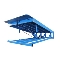 Pont d'accès fixe pour conteneurs en stock d'usine, pont d'accès logistique spécial pour chariots élévateurs