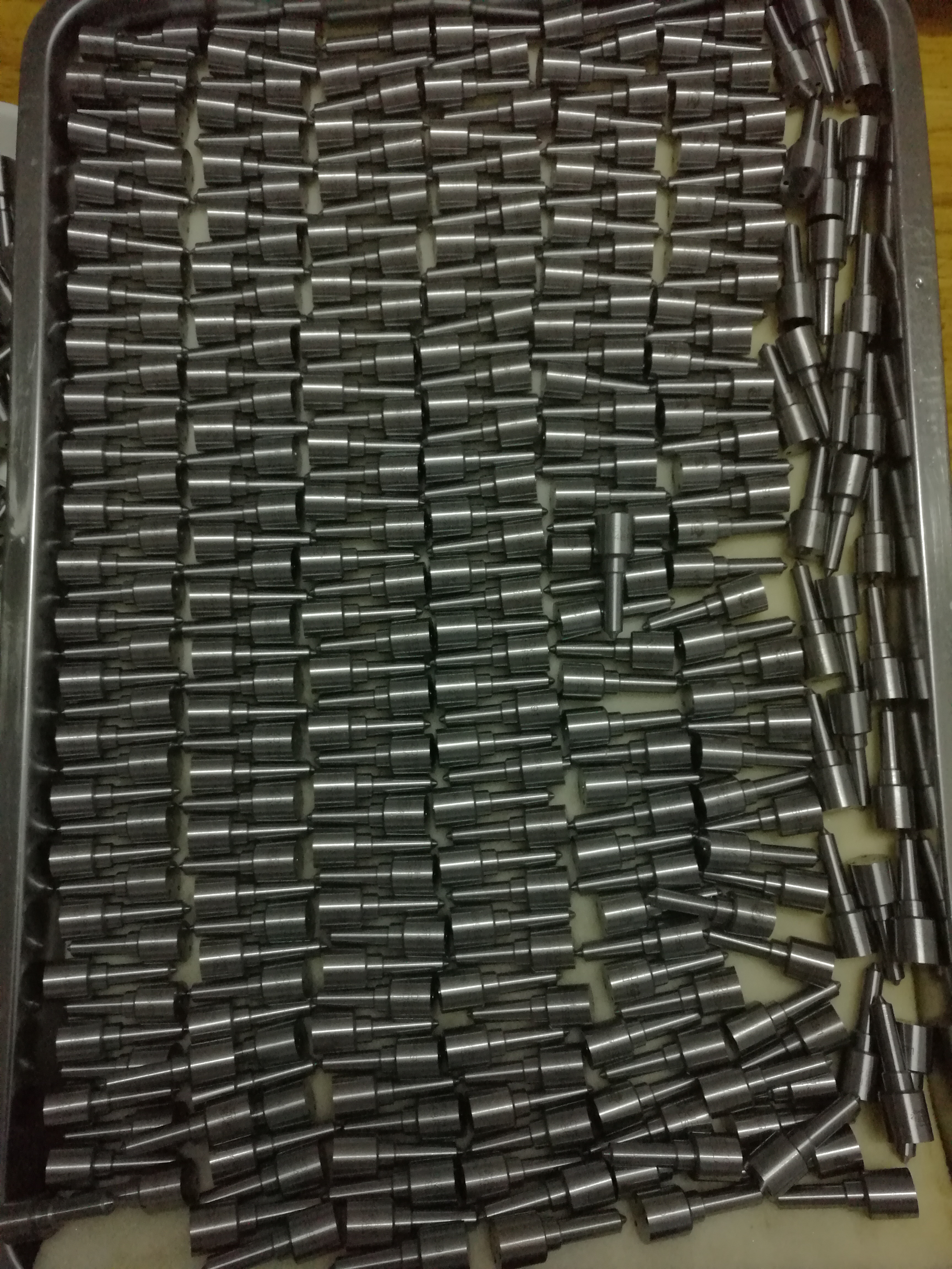 For Deutz TD226B fuel injector nozzle DLLA152S295 12270163 Peru diesel nozzle injector 12270163  DLLA 152S295 DLLA 152 S295