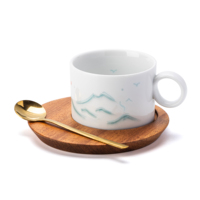 Ensemble de tasses à café en céramique minimalistes avec soucoupe en bois et cuillère dorée, tasse à thé en porcelaine nordique moderne