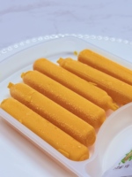 Glace aux fruits surgelée en forme de chips, saveur fruitée, sachet de 90g avec sauce ketchup, approvisionnement en vrac