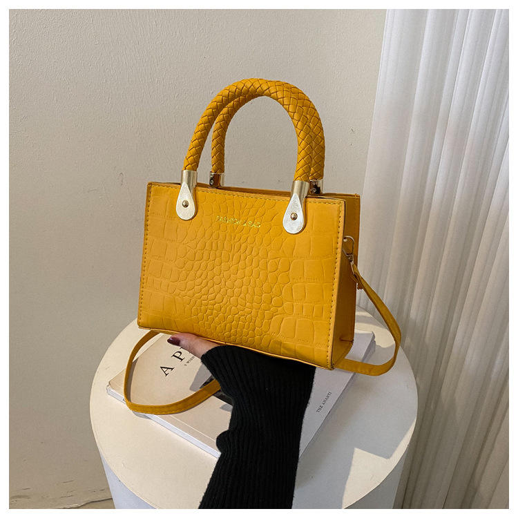 สีเหลือง