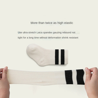 Chaussettes blanches décontractées antidérapantes pour enfants, design de lapin mignon coréen Chaussettes de sport en coton BCI à longues fibres pour le printemps, l'automne et l'hiver