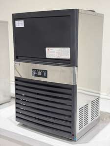 Macchina per Cubetti di Ghiaccio Commerciale di Alta Qualità 55kg/24h con Raffreddamento ad Aria, Capacità 15kg, 220-240V 245W per Bar e Supermercati - Product Image 2