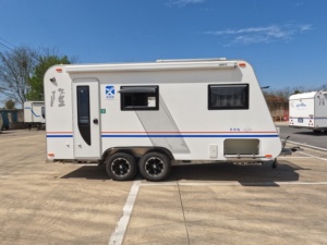 Remolque de Viaje, Casa Móvil de Lujo, Remolque de Aluminio de Doble Eje, Remolque de Campamento Confortable para Familias con Cocina y Baño - Product Image 1