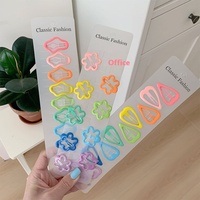 Mignonne petite épingle à cheveux en alliage métallique aux couleurs arc-en-ciel pour les femmes avec une frange de cheveux cassée pour les fêtes de Noël