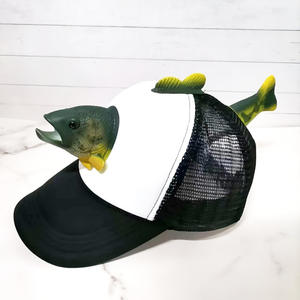 Casquette de baseball 6 panneaux en PVC <span class=keywords><strong>pour</strong></span> homme, modèle Xiyan 2026 I1938, avec décoration unique en forme de <span class=keywords><strong>truite</strong></span>, idéale <span class=keywords><strong>pour</strong></span> le commerce transfrontalier et <span class=keywords><strong>la</strong></span> livraison directe. - Product Image 1