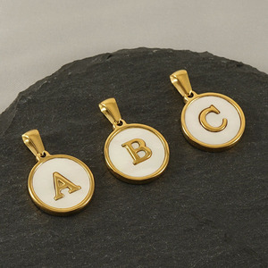 Dijes de Letras del Alfabeto Esmaltados de la A a la Z |   Colgante de Acero Inoxidable Chapado en Oro de 18K PVD, Hipoalergénico, Resistente al Agua y Sin Decoloración - Product Image 2