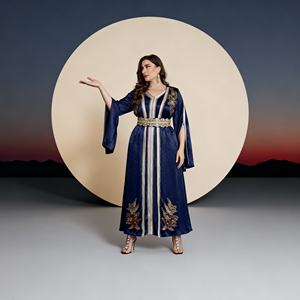 Abaya Elegante de Lujo con Pedrería Termoadhesiva de Poliéster para Mujeres Musulmanas, Vestido Premium Personalizado para Fiestas y Eventos - Product Image 4