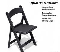 Chaises pliantes en plastique LuckyOCT avec coussin noir, design moderne, pour jardin, événements en plein air, confortables et pliables