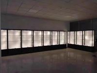 Vitrine en verre durable, stand d'exposition personnalisé, comptoir de magasin de proximité en gros, présentoir de vente au détail avec éclairage LED et base