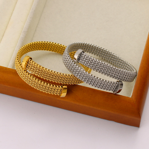 Bracciale a catena larga all'ingrosso bracciale intrecciato braccialetto a torsione in acciaio inossidabile bracciale elastico aperto per le donne - Product Image 1