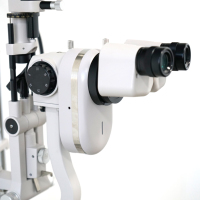 Équipement de diagnostic ophtalmologique doté d'une imagerie numérique par lampe à fente