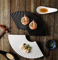 Assiette de service en céramique moderne en forme d'éventail, plateau à sushi japonais, vaisselle artistique pour restaurant, usage commercial et hôtelier
