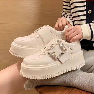 Zapatos de lona blancos de moda para mujer Sheii Su <span class=keywords><strong>Yinyin</strong></span> con hebilla de diamantes adorada ~ Zapatos con plataforma y suela gruesa con hebilla cuadrada de diamantes de imitación - Product Image 1
