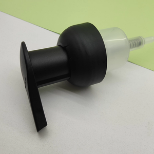 Bouchon à vis <span class=keywords><strong>de</strong></span> 40 mm finition mate avec pompe moussante à verrouillage rotatif, bouchons <span class=keywords><strong>de</strong></span> bouteille en plastique en gros <span class=keywords><strong>pour</strong></span> emballage <span class=keywords><strong>de</strong></span> <span class=keywords><strong>bain</strong></span> moussant et nettoyant visage - Product Image 5