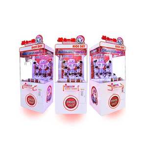 Machine à griffes géante à pièces de monnaie, design amusant, cadeau personnalisé - Product Image 1