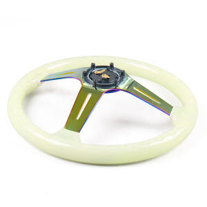 Volante de Carreras Acrílico de 345 mm con Diseño Deportivo Luminoso y Costuras Rojas, Incluye Botón de Bocina - Product Image 5