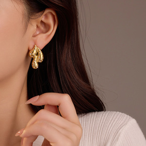 Pendientes de gota de lágrima de cristal brillante Pendientes de moda chapados en oro de 18 quilates Elegante accesorio de noche diario - Product Image 2
