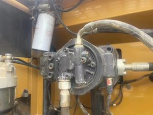 Sany รถขุดตีนตะขาบของแท้ที่มีประสิทธิภาพมั่นคงส่วนประกอบหลักมอเตอร์เครื่องยนต์เป็นแบรนด์ใหญ่ - Product Image 2