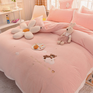 YongHo moderne européen couleur unie dessin animé ours velours trois pièces épaissi chaud bébé 3 pièces ensemble de draps de <span class=keywords><strong>lit</strong></span> - Product Image 2