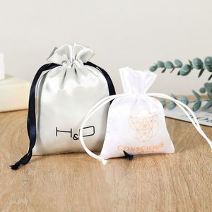 ขายตรงจากโรงงาน ถุงผ้าซาตินแบบมีเชือกผูก ป้องกันฝุ่น สำหรับมัดผมวิกขนาดใหญ่ รีไซเคิลได้ พร้อมโลโก้ตามสั่ง - Product Image 4