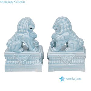 รูปปั้นสิงโตเซรามิกสีฟ้าอ่อน RYXZ20-S สำหรับวางบนโต๊ะ (คู่) - Product Image 4