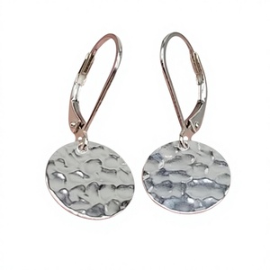 Boucles d'oreilles pendantes en argent sterling martelé, minimalistes, pour un usage quotidien, bijoux pour femmes - Product Image 1