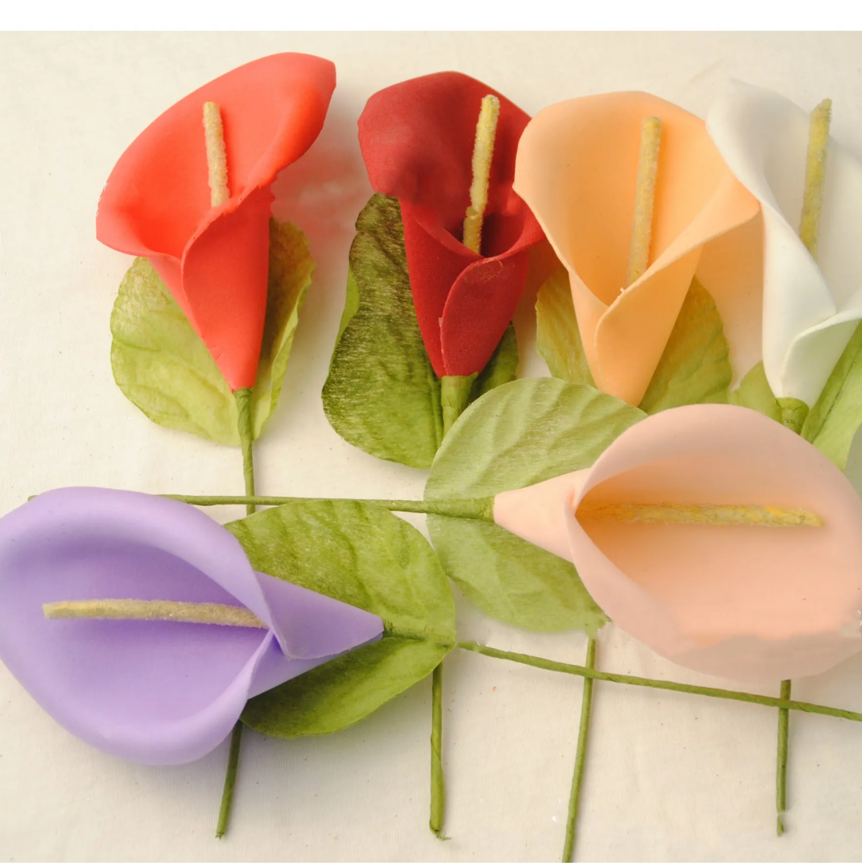 Grand Calla lys artificiel avec feuilles bâton crème mousse blanche fleur pour la saint-valentin cadeaux décoration de gâteau