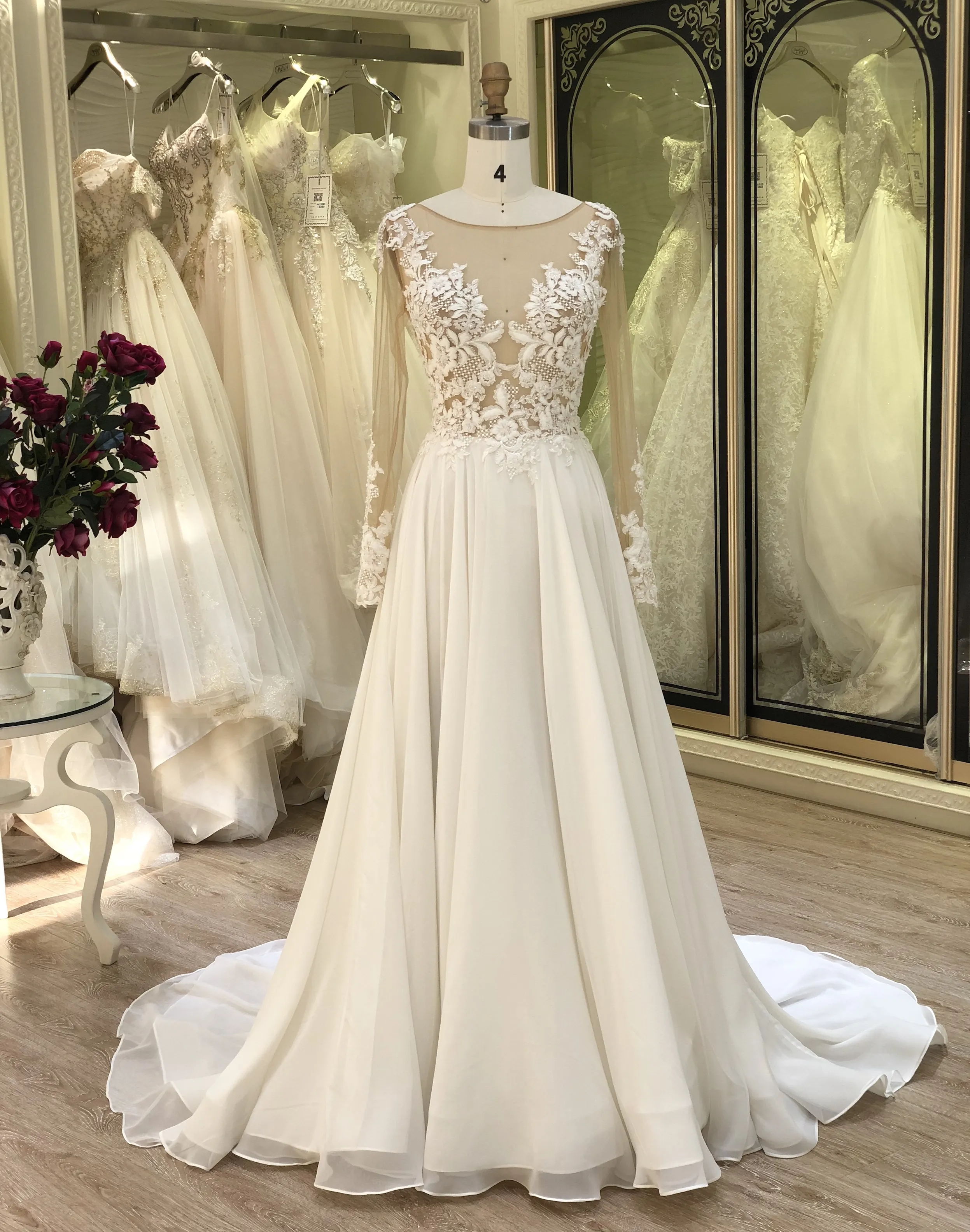 Elegant design tulle long sleeve sweep train appliqued chiffon A line wedding dress