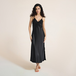 Camisón Largo de Satén sin Mangas para Mujer SUHE PJ-1437 con Detalle de Encaje y Lazo para Usar en Casa - Product Image 1