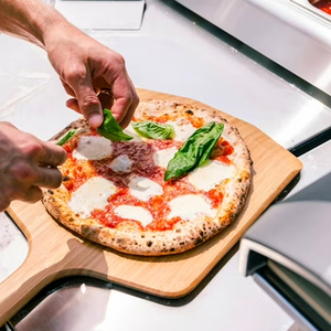 Pelle à pizza en bambou naturel de 12 pouces, de qualité alimentaire, avec longue poignée pour le transfert et la cuisson de la pizza, spatule de service - Product Image 3