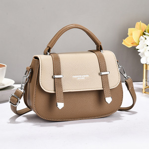 กระเป๋าถือผู้หญิงสี่ฤดูแฟชั่นใหม่ปักกระเป๋าถือสะพายไหล่ข้างเดียวแบบเรียบง่ายกระเป๋าถือผู้หญิง - Product Image 1