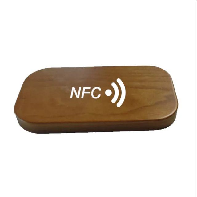 High-End NFC Tag Scan and Automatically Connect to Wifi Programable Custom Wood NFC Tag for Hotel