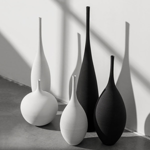 P228 Vase en céramique nordique simple blanc noir Décoration de table de salon Décoration douce Art Vase à fleurs sèches Décoration - Product Image 2