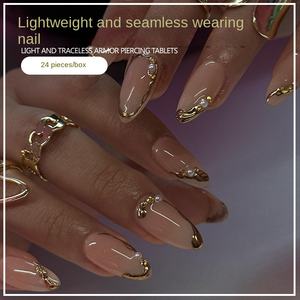 Unghie finte con bordo placcato oro dal design francese, 24 pezzi - Product Image 2