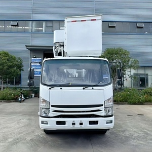 Camión con Plataforma Aérea Telescópica Isuzu 600P de 21 m con Cabina de Doble Fila y Cesta Aislada - Product Image 4