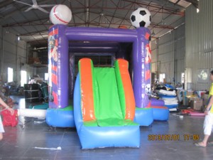 Château gonflable combiné football et basketball pour location commerciale lors de fêtes pour enfants - Product Image 3
