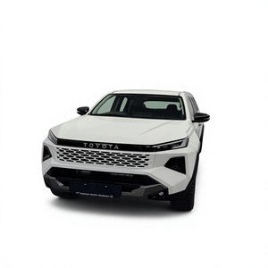 Camioneta Usada Blanca, 4x4, Diésel Turbo, Automática, Estilo SUV, Volante a la Derecha, Cámara R18, Portaequipajes de Aluminio en el Techo - Product Image 1