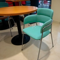 Ensemble table et chaises de restaurant contemporain en cuir et bois pour cafés et hôtels (FOH-BC45)