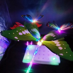 Vente chaude, baguette magique lumineuse pour enfants, papillon brillant, baguette volante, étoile magique, baguette lumineuse, jouet en gros - Product Image 6