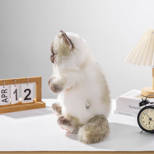 Zaino Peluche Gatto Siamese Seduto con Sciarpa a Quadretti Blu, Simulazione Realistica di Animale, Zaino Gatto Fai-da-Te - Product Image 6